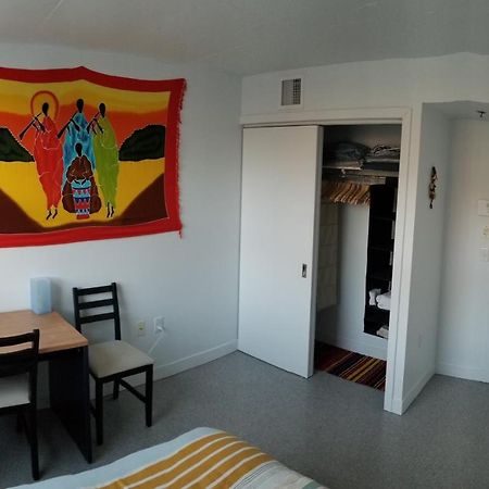Very Nice, Clean And Quiet Double Room Next To Downtown Montréal Esterno foto